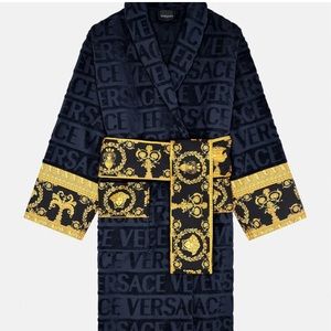 Authentic Versace Baroque Bathrobe in excellent condition.XL